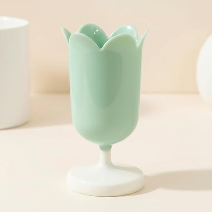 Plastic Tulip Pen Holder Cute Pens Cup for Desk Pen Brush Organizer Office Stationery Supplies Home Decor Desk Supplies Holders and Dispensers (Green)