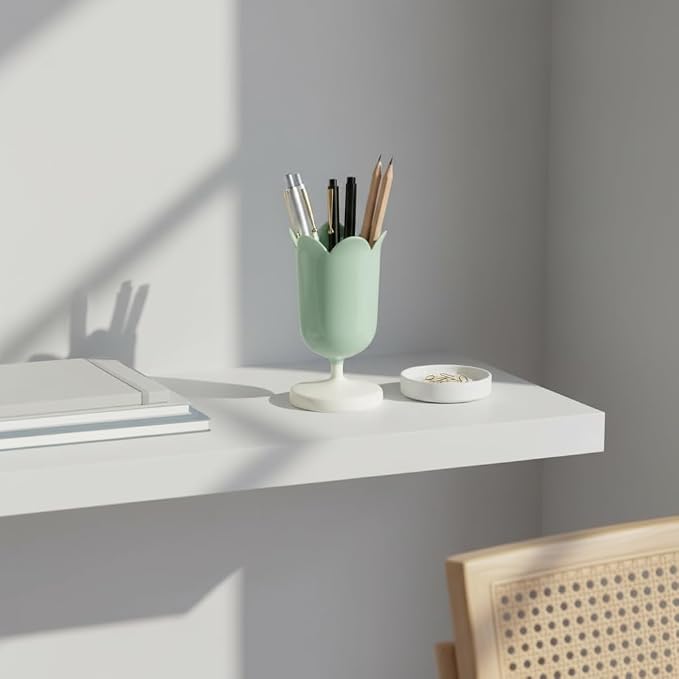 Plastic Tulip Pen Holder Cute Pens Cup for Desk Pen Brush Organizer Office Stationery Supplies Home Decor Desk Supplies Holders and Dispensers (Green)