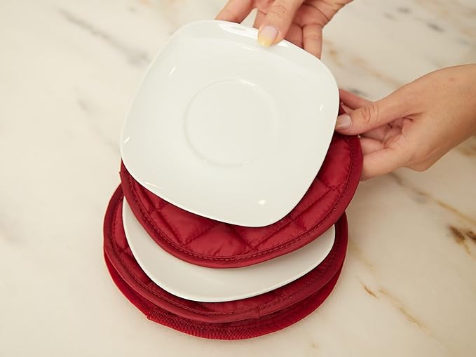 Covermates Keepsakes Dish Storage Case – Padded China & Dinnerware Organizer, Quilted Polyester Protection, ID Window, Zipper Closure, Machine Washable, Red