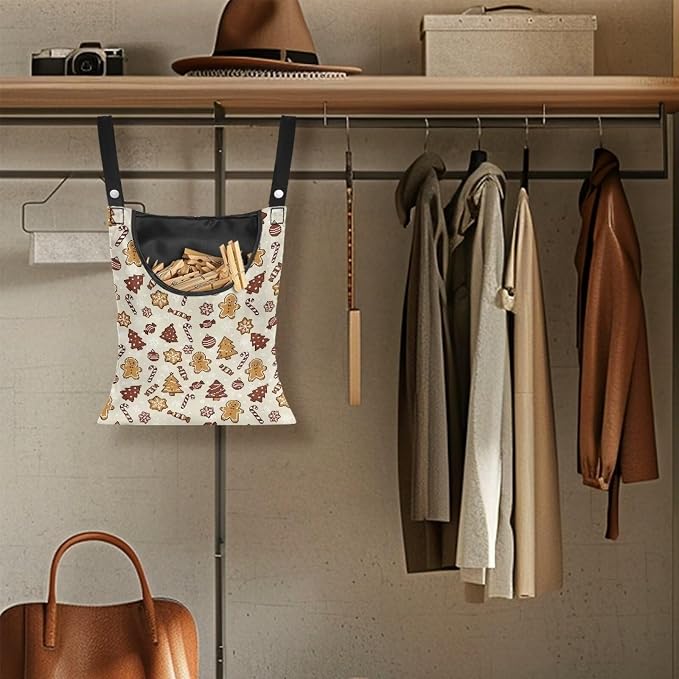 Gingerbread Man Clothespin Bag with Hanging Hook Christmas Clothes Pin Holder Waterproof Clothespin Storage Organizer with Large Opening Clothespin Bag for Clothesline Outdoor