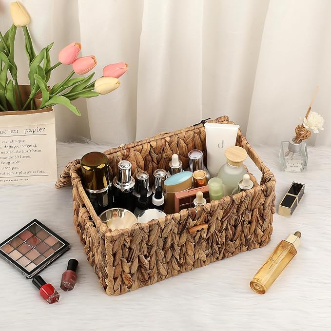 Sumnacon Storage Basket with Lid, Water Hyacinth Shelf Baskets for Organizing, Farmhouse Bathroom Woven Bins for Tampons and Pads, Toilet Paper, Towels,Decorative Organizer Box for Counter, Vanity (M)